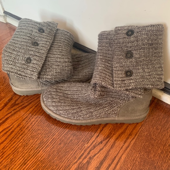 GUC UGG carly grey knit boots - Picture 2 of 6